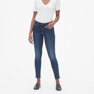 Gap Curvy True Skinny jeans